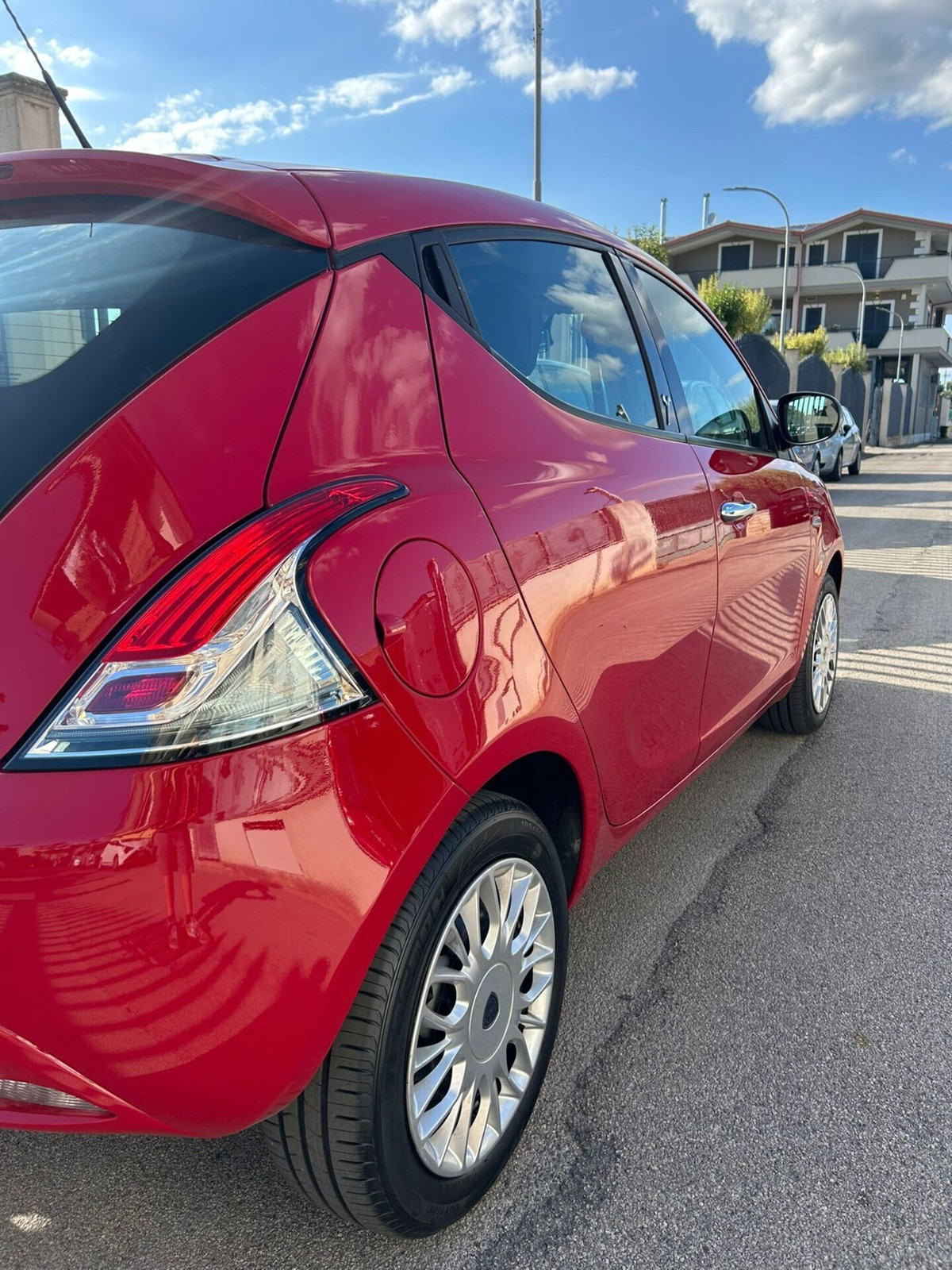 Lancia Ypsilon 1.2 69 CV 5 porte Gold (6)