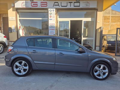 Opel Astra 1.9 CDTI 120CV 5 porte Enjoy usata