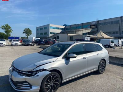 Volkswagen Golf Variant 2.0 TDI SCR DSG Life usata