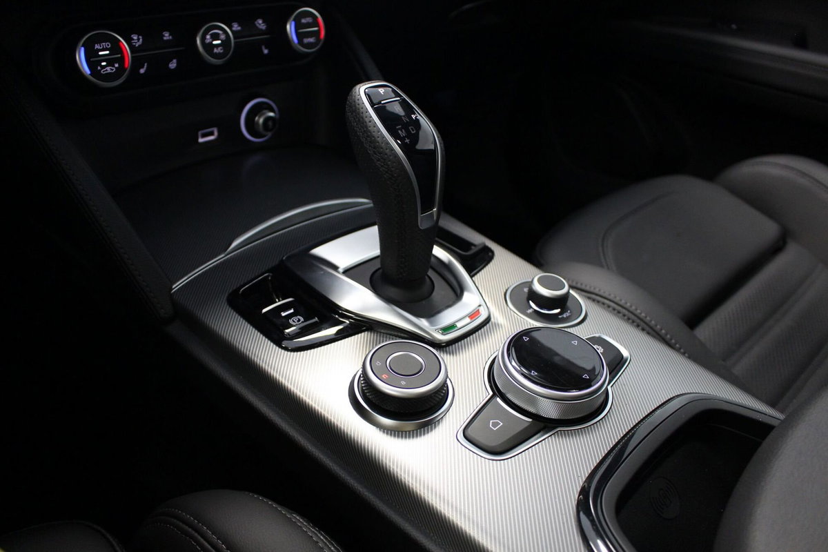Alfa Romeo Stelvio Stelvio 2.2 Turbodiesel 210 CV AT8 Q4 Veloce (14)