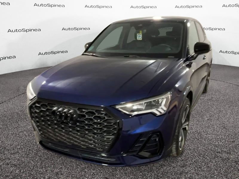 Audi Q3 35 2.0 tdi Identity Black s-tronic