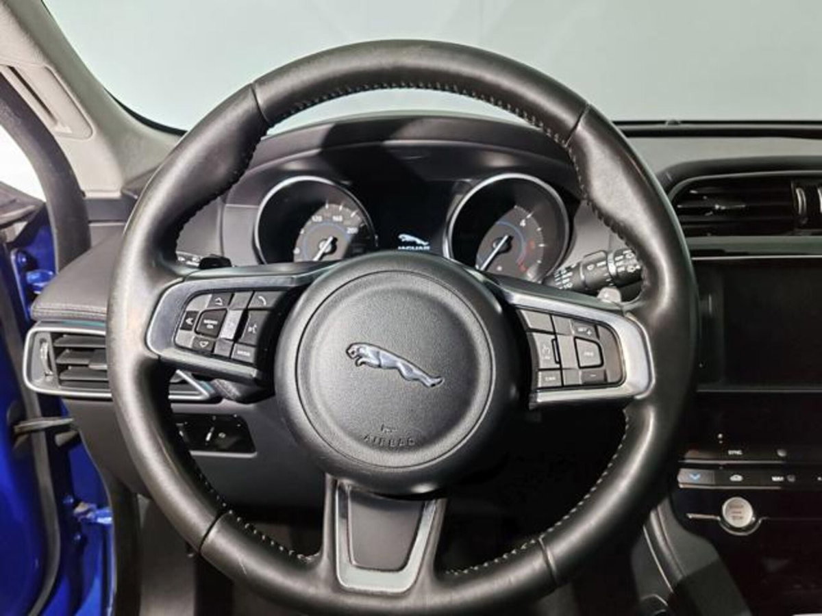 Jaguar F-Pace 2.0 D 240 CV AWD aut. Portfolio (11)