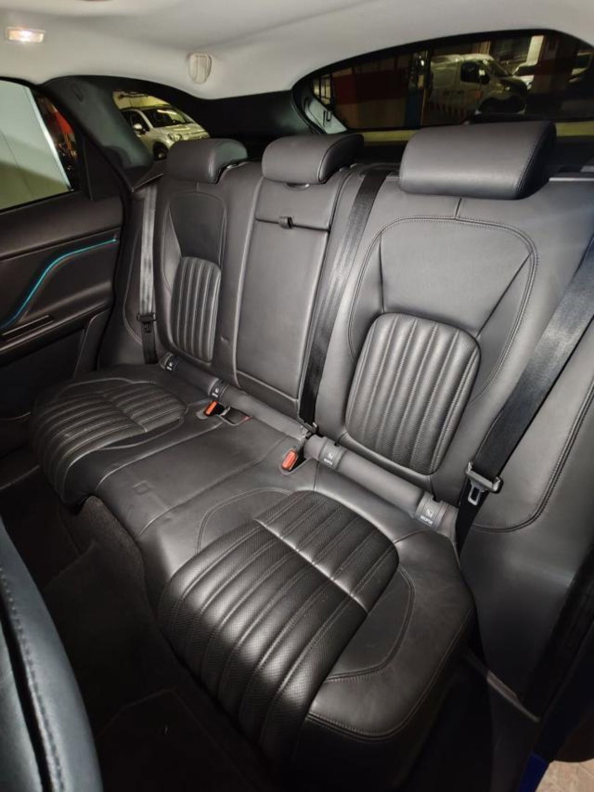 Jaguar F-Pace 2.0 D 240 CV AWD aut. Portfolio (18)