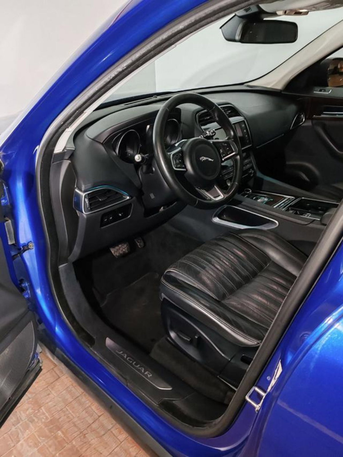 Jaguar F-Pace 2.0 D 240 CV AWD aut. Portfolio (9)
