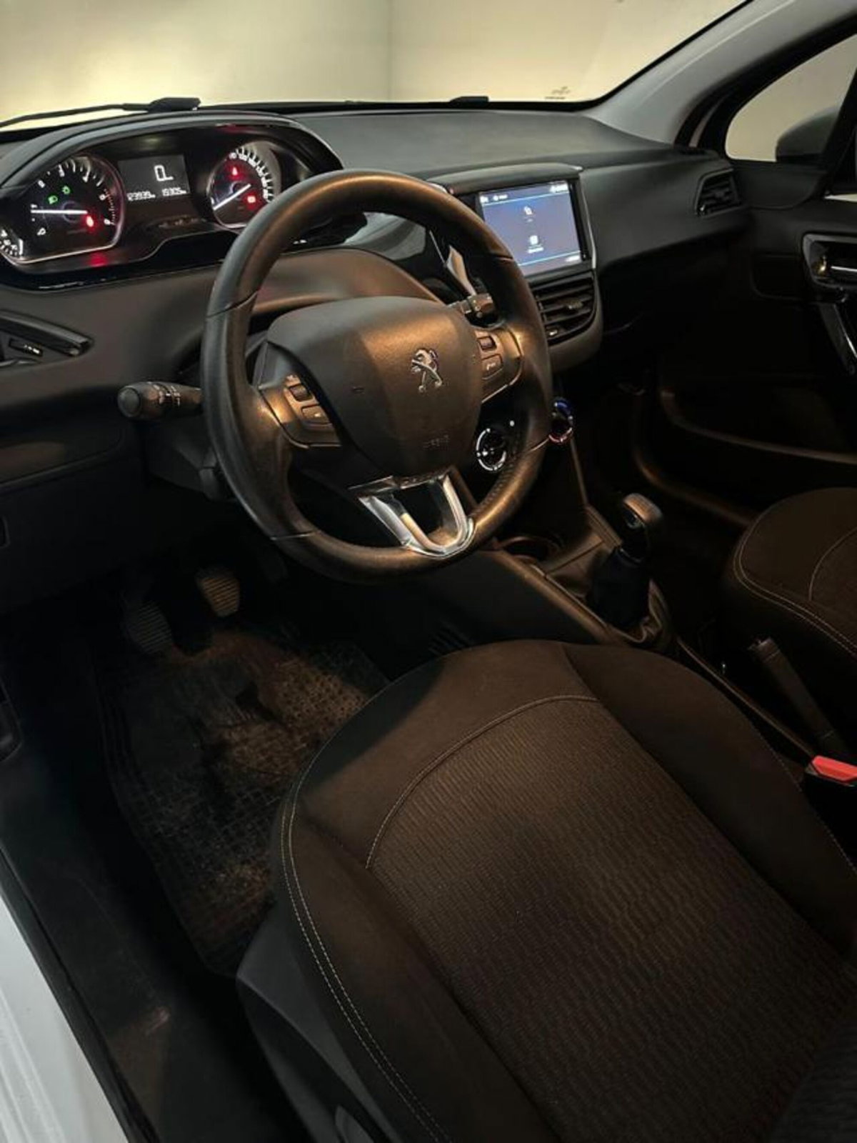 Peugeot 208 75 5 porte Allure (11)