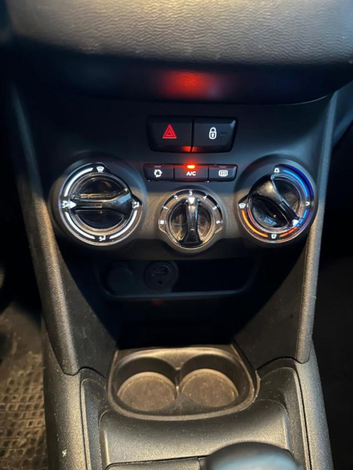 Peugeot 208 75 5 porte Allure (14)