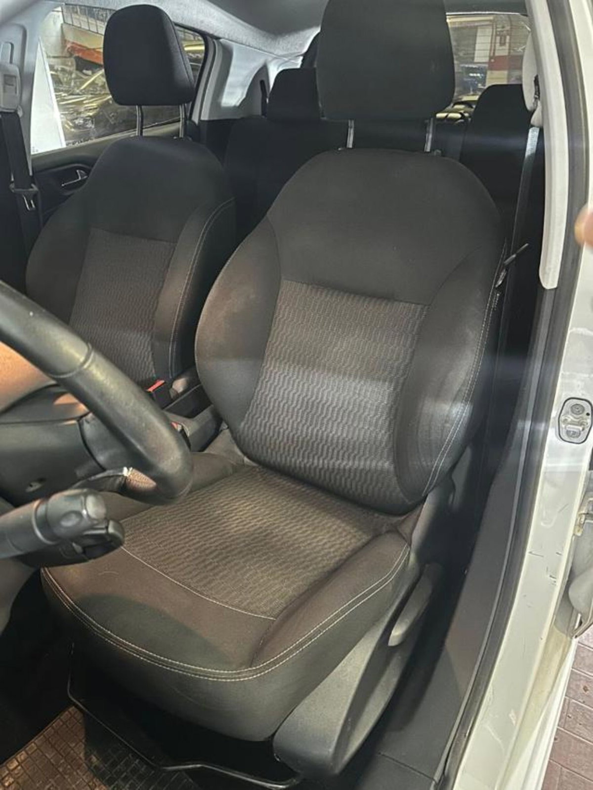 Peugeot 208 75 5 porte Allure (9)