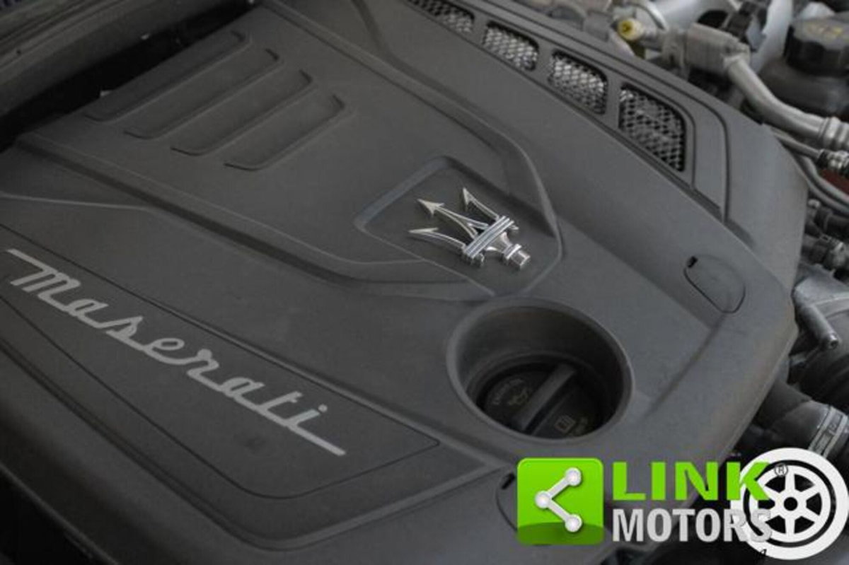 Maserati Ghibli Ghibli MHEV 330 CV GT (12)