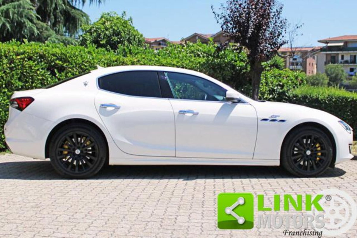 Maserati Ghibli Ghibli MHEV 330 CV GT (2)