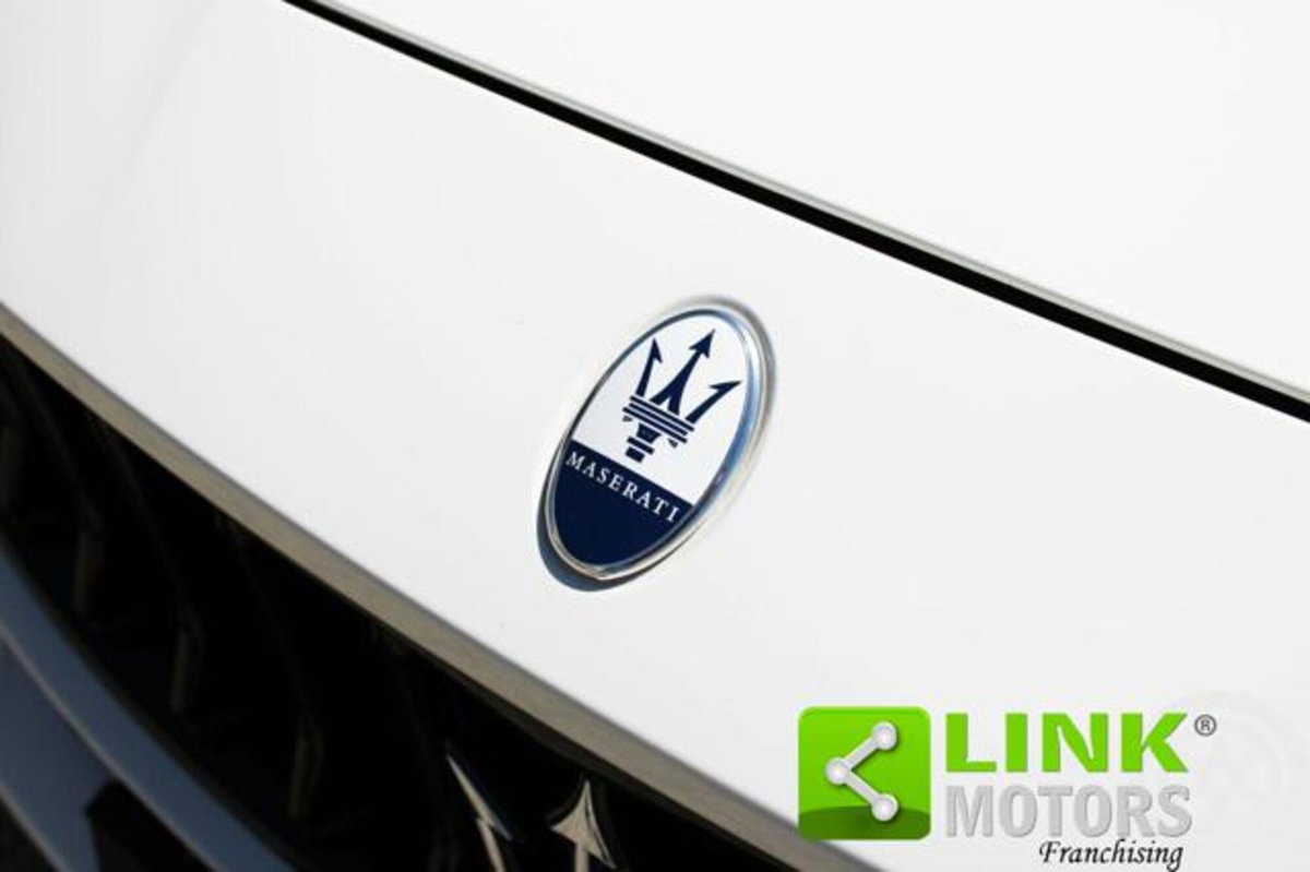 Maserati Ghibli Ghibli MHEV 330 CV GT (4)