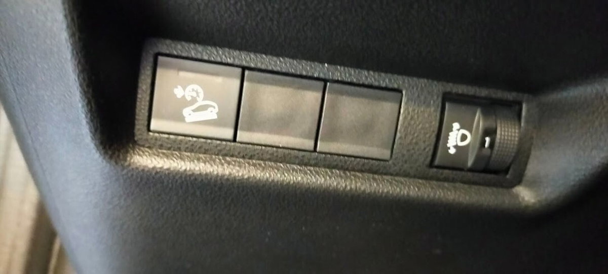 Jeep Avenger 1.2 turbo Altitude fwd 100cv (12)