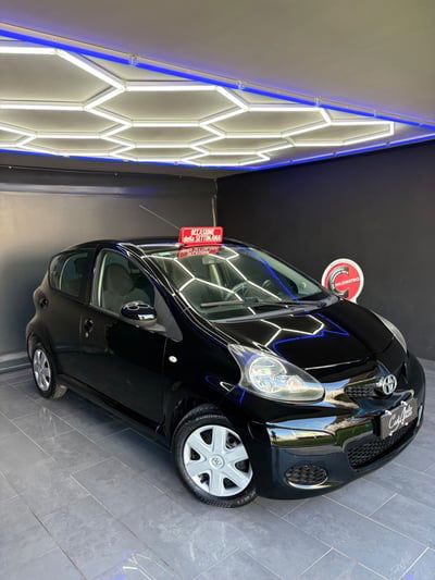 Toyota Aygo 1.0 12V VVT-i 5 porte Sol usata