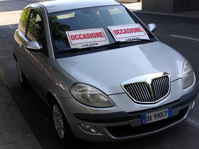 Lancia Ypsilon 1.2 Oro Bianco usata