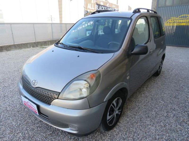 Toyota Yaris 1.Tdi D-4D cat Sol '03