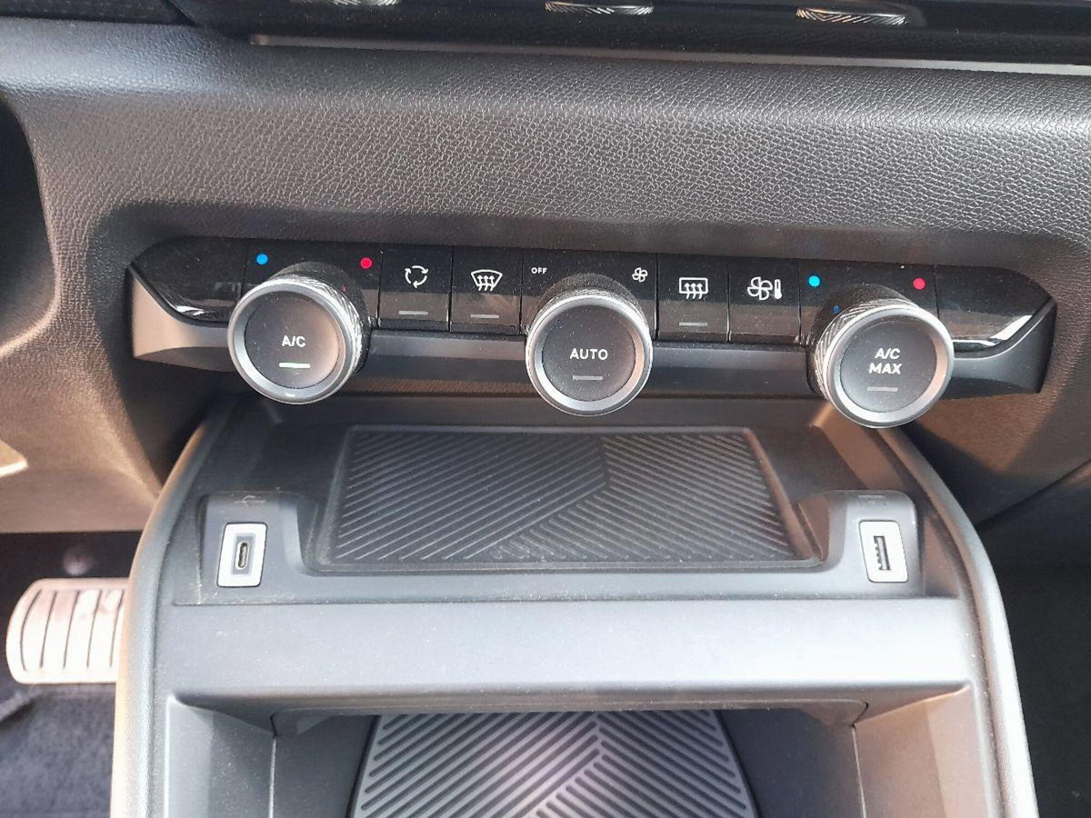 Citroen C4 BlueHDi 130 S&S EAT8 Shine (14)
