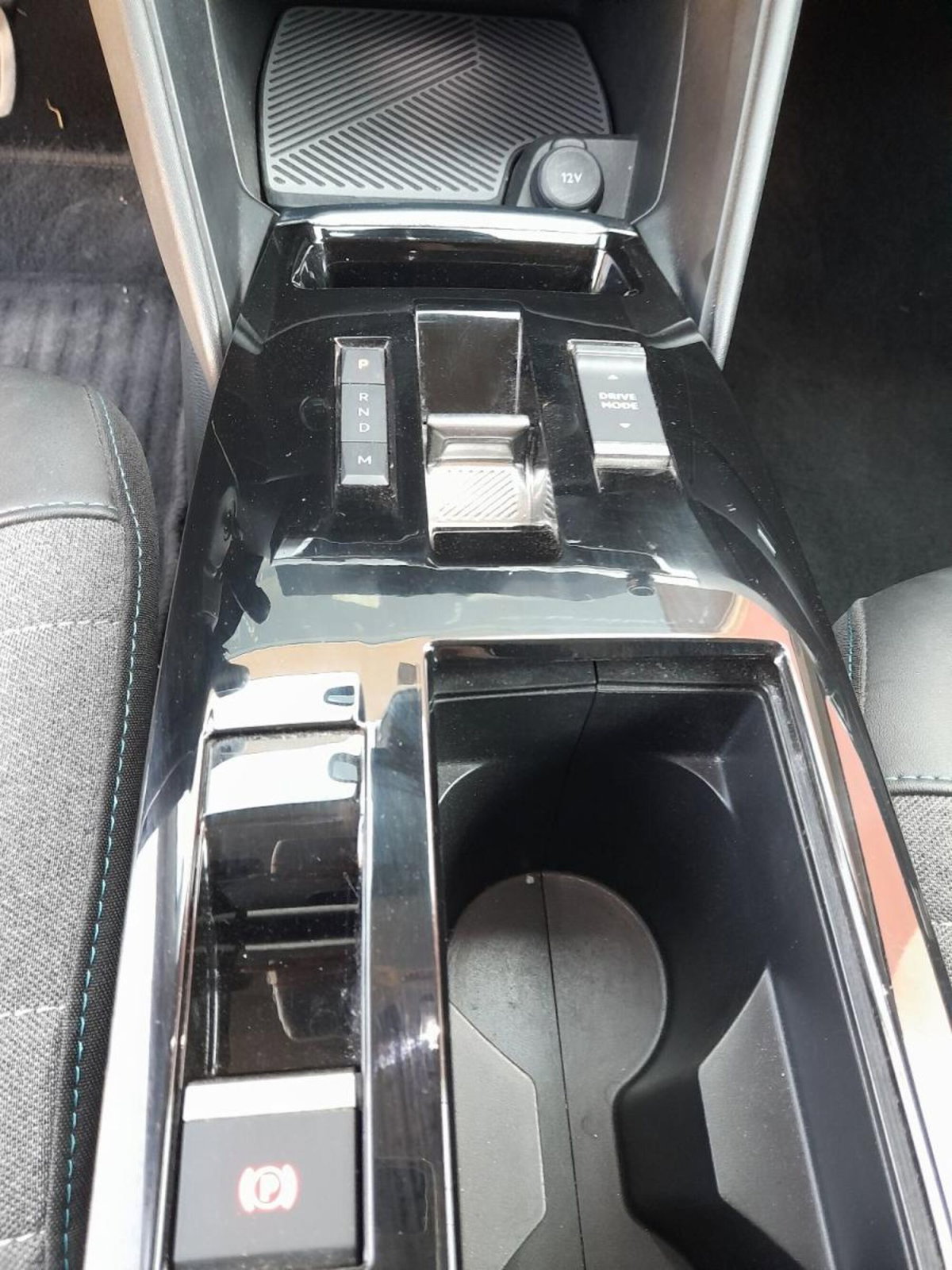 Citroen C4 BlueHDi 130 S&S EAT8 Shine (15)