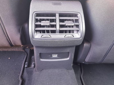 Citroen C4 BlueHDi 130 S&S EAT8 Shine (18)
