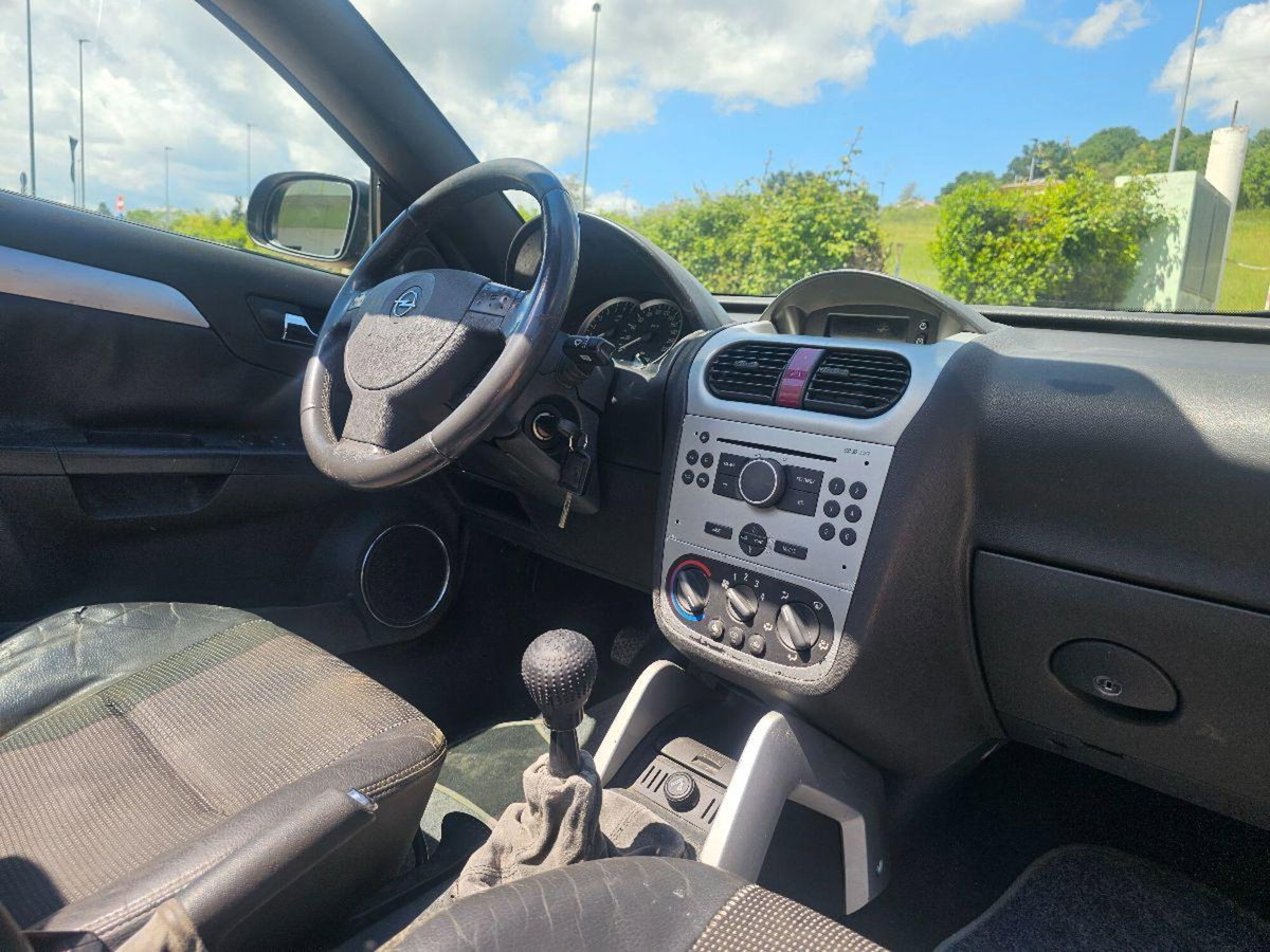 Opel Tigra TwinTop 1.4 16V Sport (14)