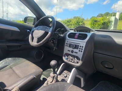 Opel Tigra TwinTop 1.4 16V Sport (14)
