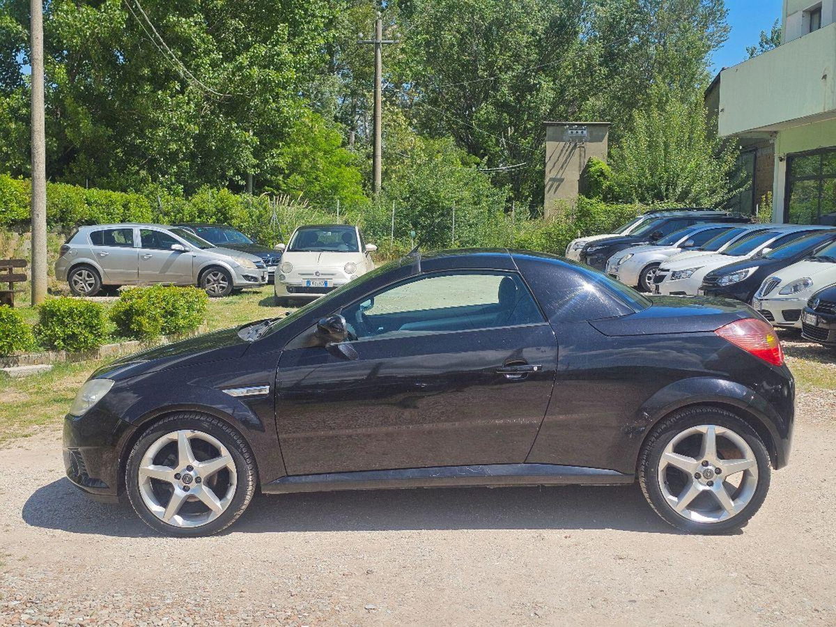 Opel Tigra TwinTop 1.4 16V Sport (3)