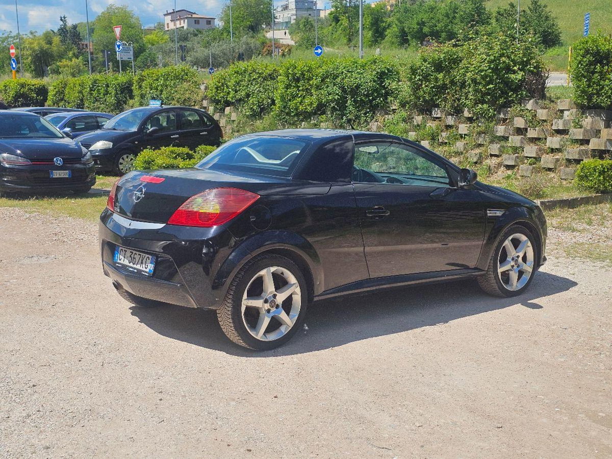 Opel Tigra TwinTop 1.4 16V Sport (7)