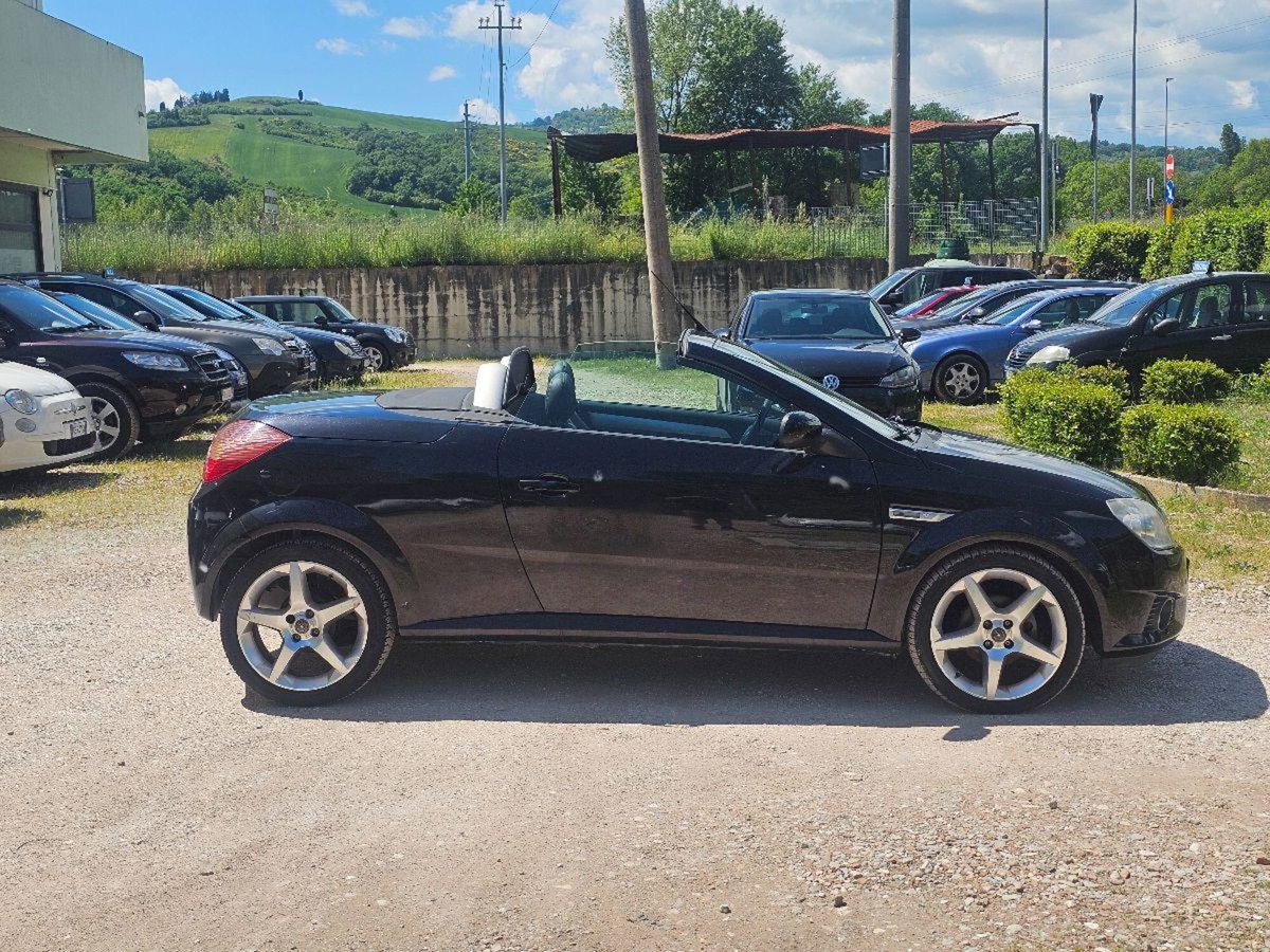 Opel Tigra TwinTop 1.4 16V Sport (8)