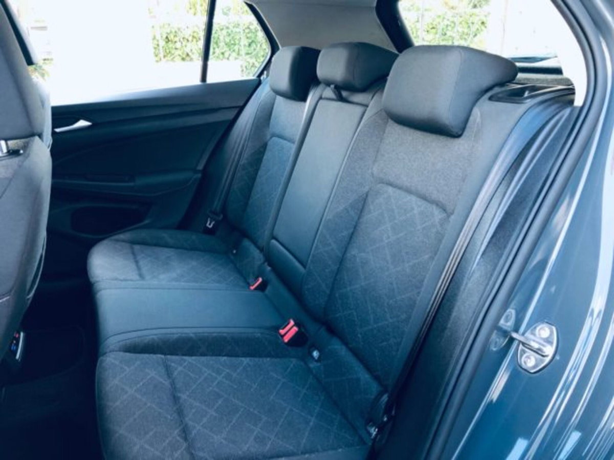 Volkswagen Golf 2.0 TDI SCR Life (11)