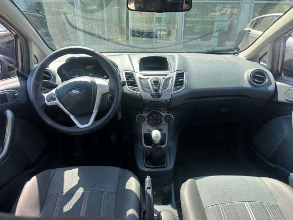 Ford Fiesta 1.4 TDCi 68CV 5 porte Titanium (10)