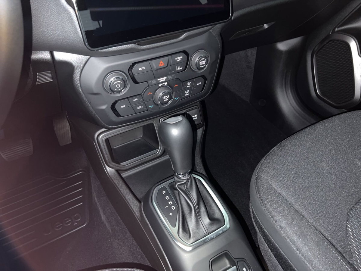 Jeep Renegade 1.3 T4 240CV PHEV 4xe AT6 S (7)