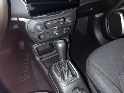 Jeep Renegade 1.3 T4 240CV PHEV 4xe AT6 S (7)