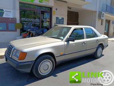 Mercedes-Benz 200 200 E usata
