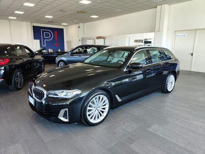 BMW Serie 5 Touring 520d 48V xDrive  Luxury usata