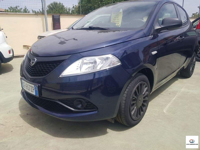 Lancia Ypsilon 1.0 FireFly 5 porte S&S Hybrid Silver Plus