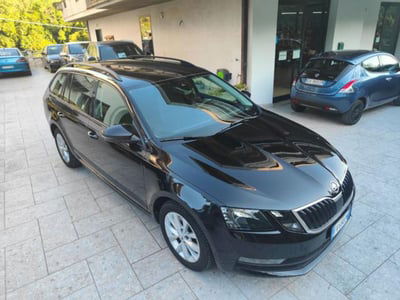 Skoda Octavia Station Wagon 1.5 G-TEC DSG Wagon Executive usata