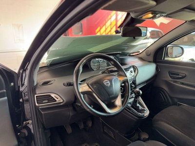 Lancia Ypsilon 1.2 69 CV 5 porte Platinum (6)