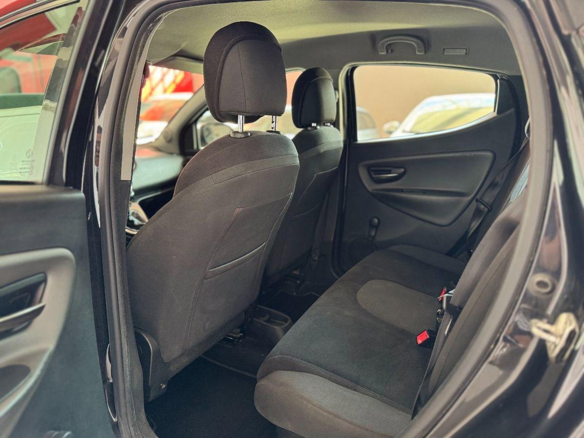 Lancia Ypsilon 1.2 69 CV 5 porte Platinum (7)