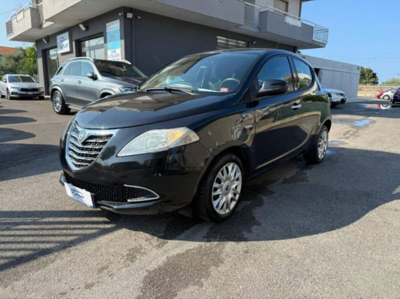 Lancia Ypsilon 0.9 TwinAir 85 CV 5 porte S&S Silver