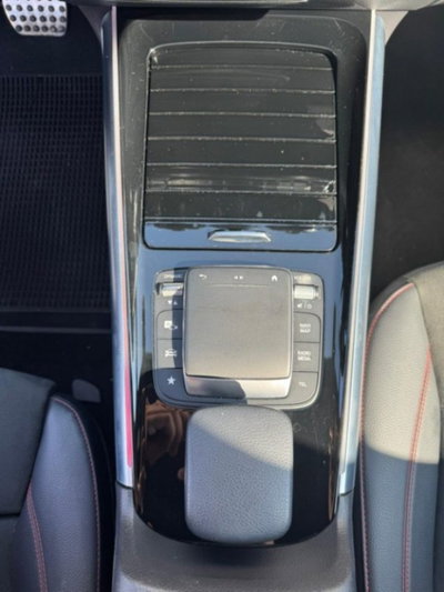 Mercedes-Benz GLA SUV 250 e Plug-in hybrid Automatic Premium (11)