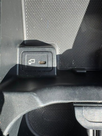 Mercedes-Benz GLA SUV 250 e Plug-in hybrid Automatic Premium (12)