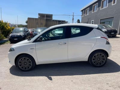 Lancia Ypsilon 1.0 FireFly 5 porte S&S Hybrid Ecochic UnYca usata