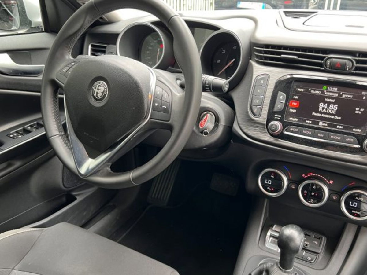 Alfa Romeo Giulietta 1.6 JTDm Business 120cv tct (11)
