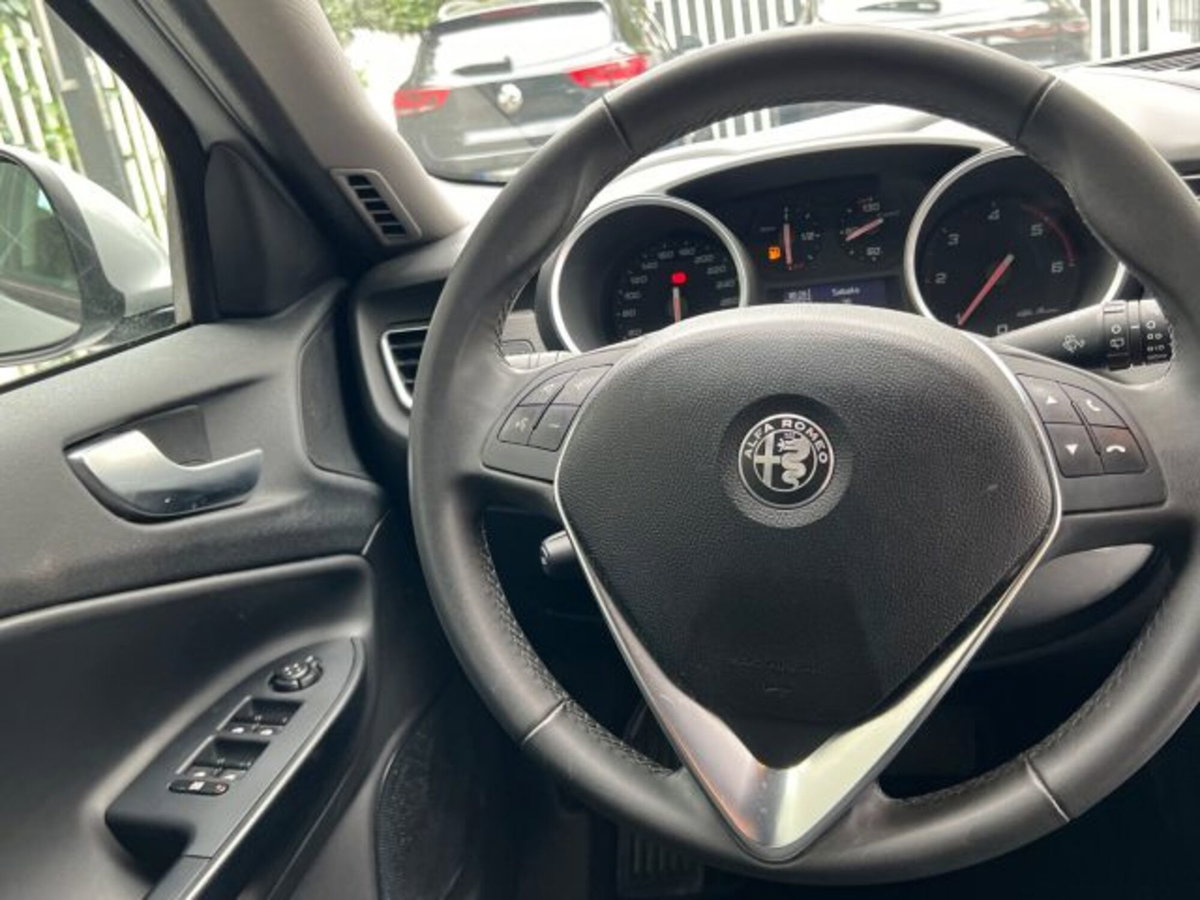 Alfa Romeo Giulietta 1.6 JTDm Business 120cv tct (12)