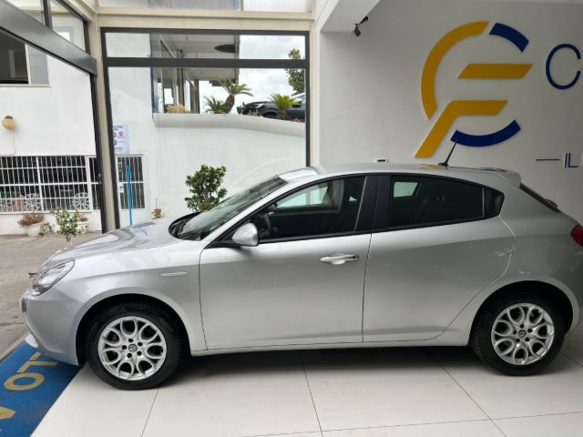 Alfa Romeo Giulietta 1.6 JTDm Business 120cv tct (3)