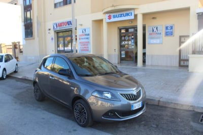 Lancia Ypsilon 1.0 FireFly 5 porte S&S Hybrid Gold Plus usata