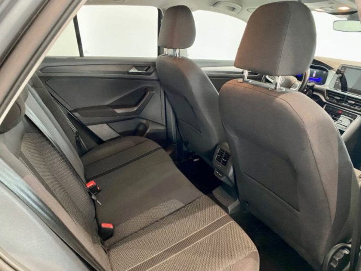 Volkswagen T-Roc 1.5 tsi R-Line dsg (12)