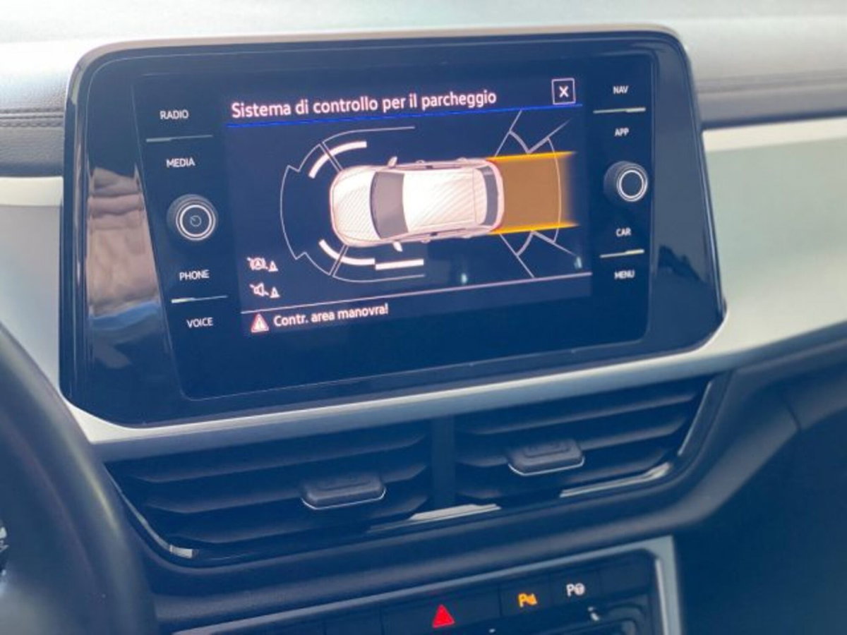 Volkswagen T-Roc 1.5 tsi R-Line dsg (15)