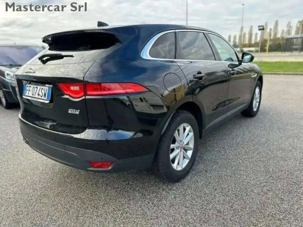 Jaguar F-Pace 2.0 D 180 CV AWD Prestige (6)