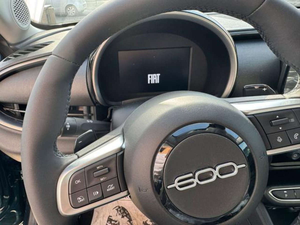 Fiat 600 1.2 hybrid Business 110cv auto (9)