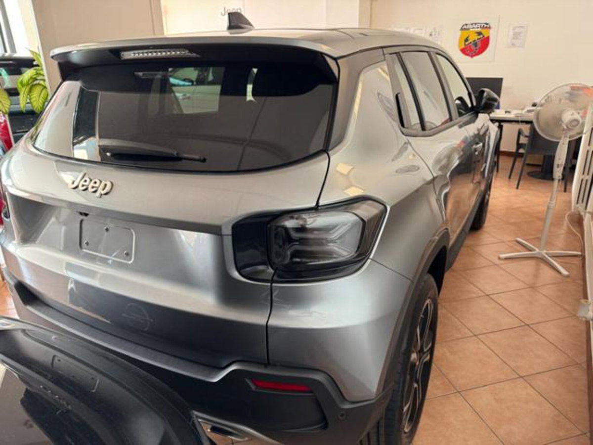 Jeep Avenger 1.2 turbo e-hybrid mhev Summit fwd 110cv edct6 (4)