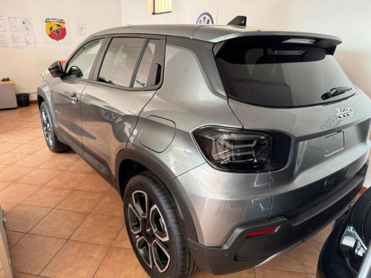 Jeep Avenger 1.2 turbo e-hybrid mhev Summit fwd 110cv edct6 (5)
